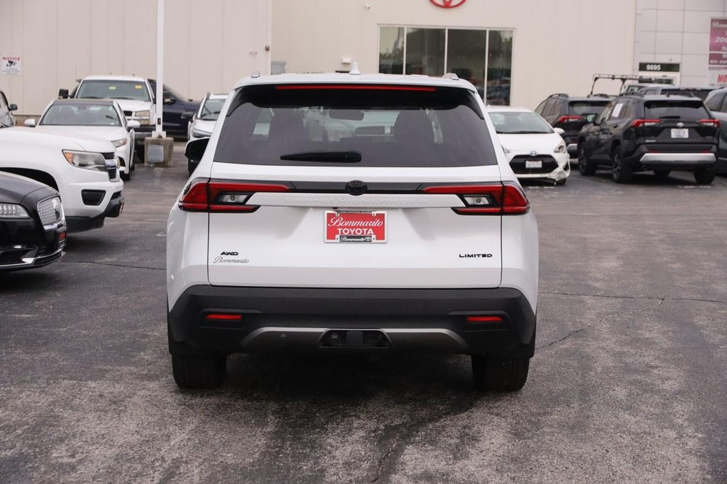 Toyota Grand Highlander Vehicle Full-screen Gallery Image 7