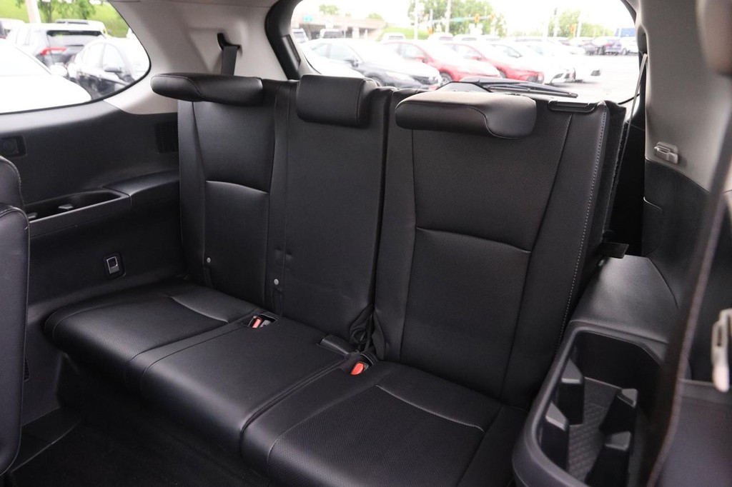 Toyota Grand Highlander Vehicle Full-screen Gallery Image 13