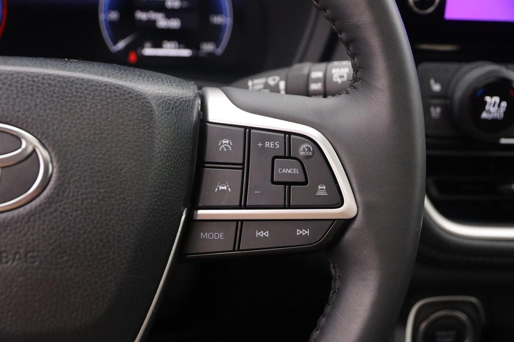 Toyota Grand Highlander Vehicle Full-screen Gallery Image 16