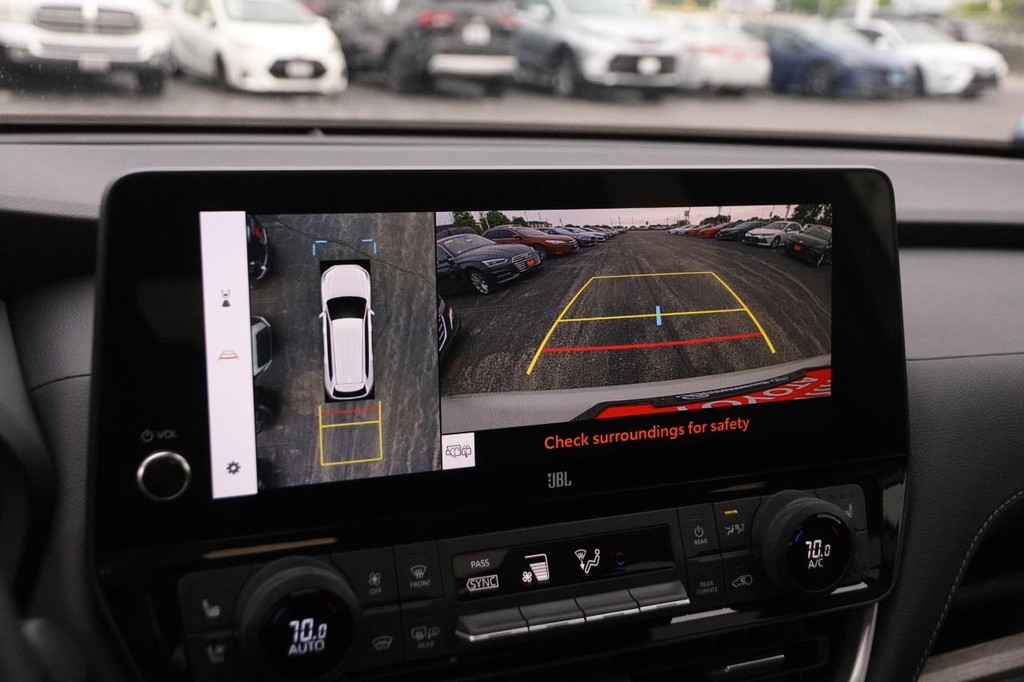 Toyota Grand Highlander Vehicle Full-screen Gallery Image 20