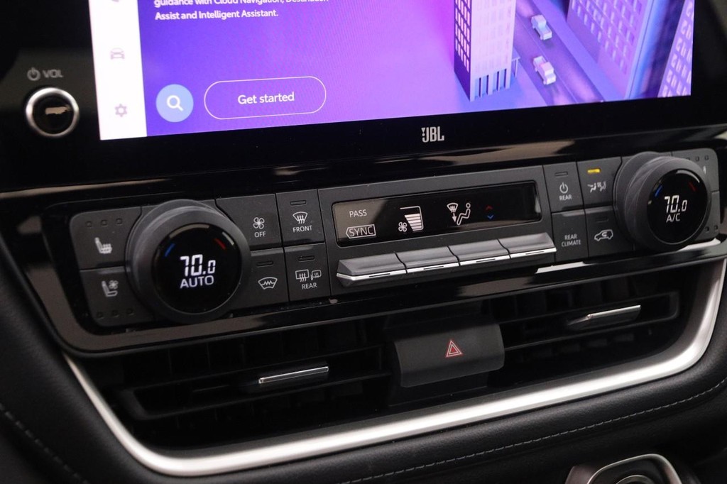 Toyota Grand Highlander Vehicle Full-screen Gallery Image 21