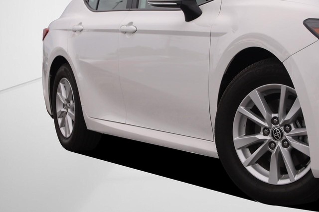 Toyota Camry Vehicle Image 03