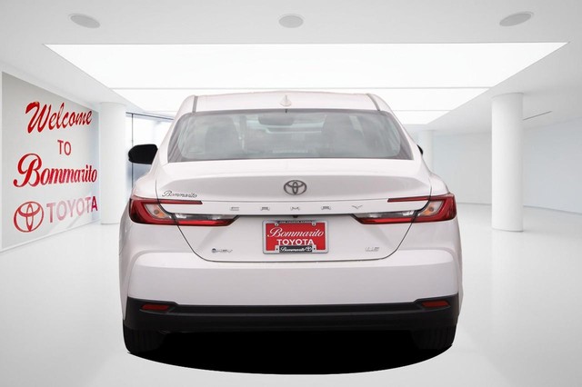 Toyota Camry Vehicle Image 06