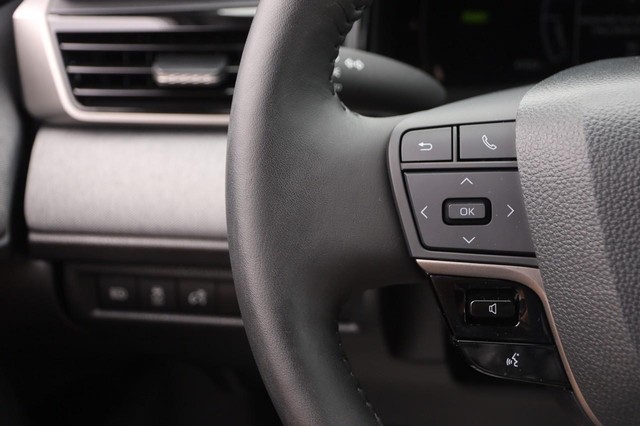 Toyota Camry Vehicle Image 11