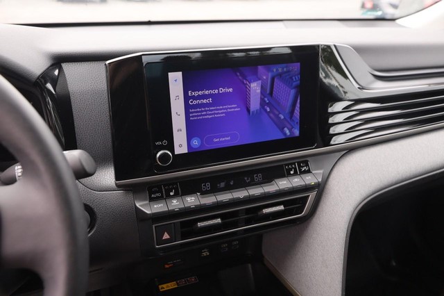 Toyota Camry Vehicle Image 14