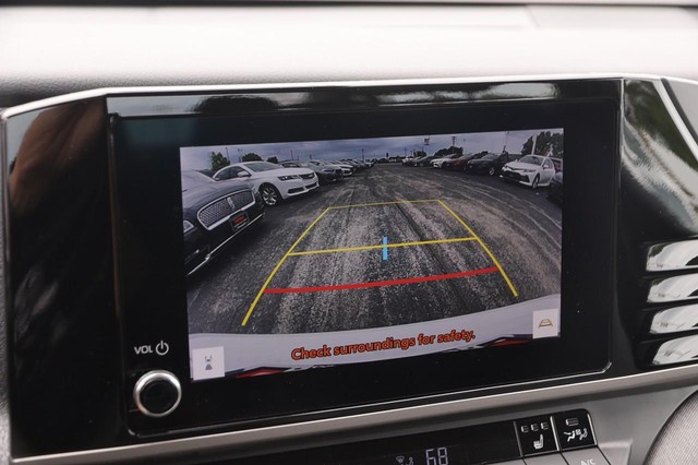 Toyota Camry Vehicle Image 16
