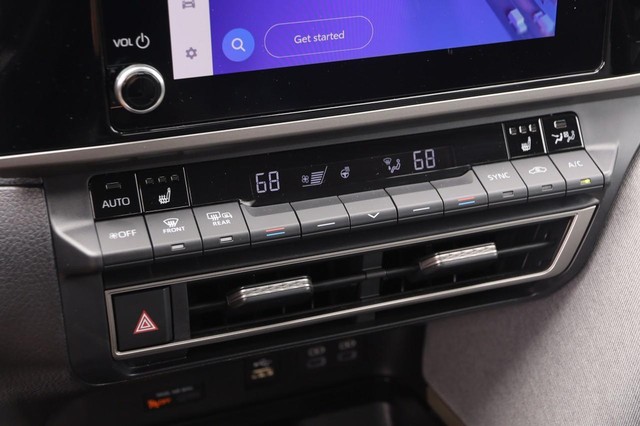 Toyota Camry Vehicle Image 17