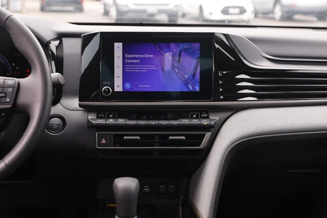 Toyota Camry Vehicle Image 24