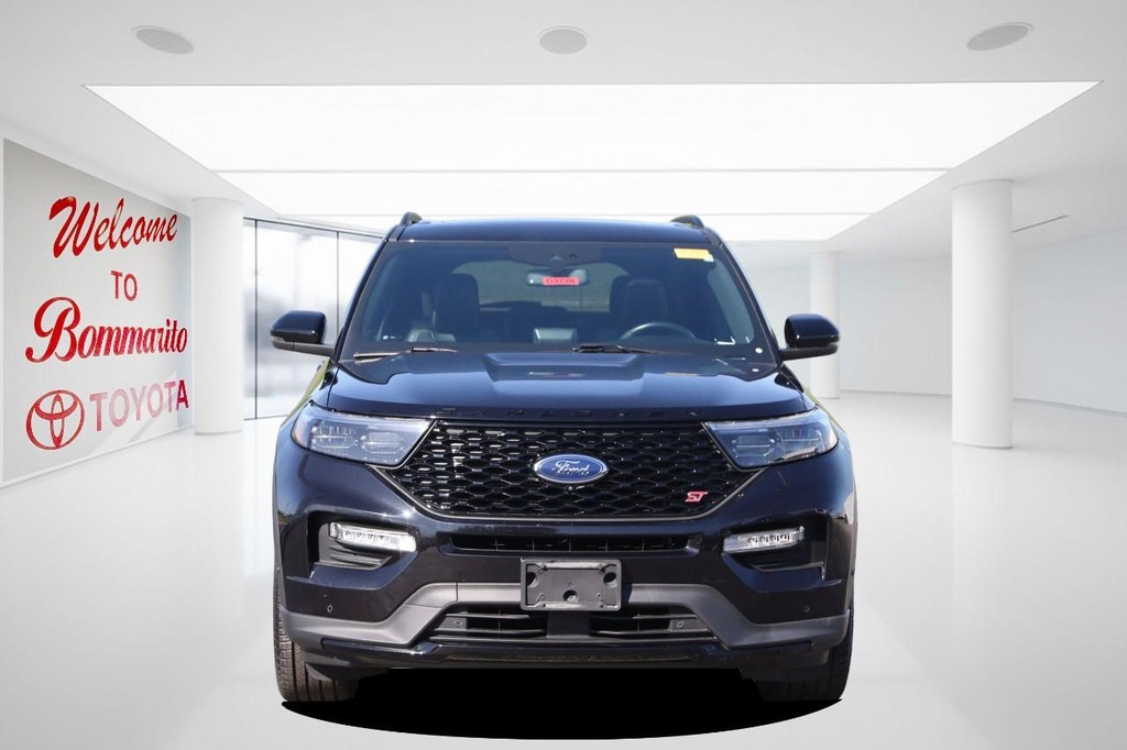 Ford Explorer Vehicle Full-screen Gallery Image 04