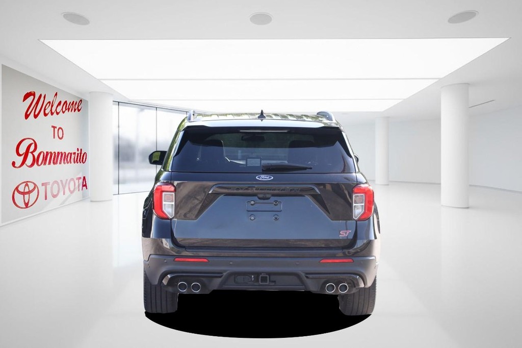 Ford Explorer Vehicle Full-screen Gallery Image 06