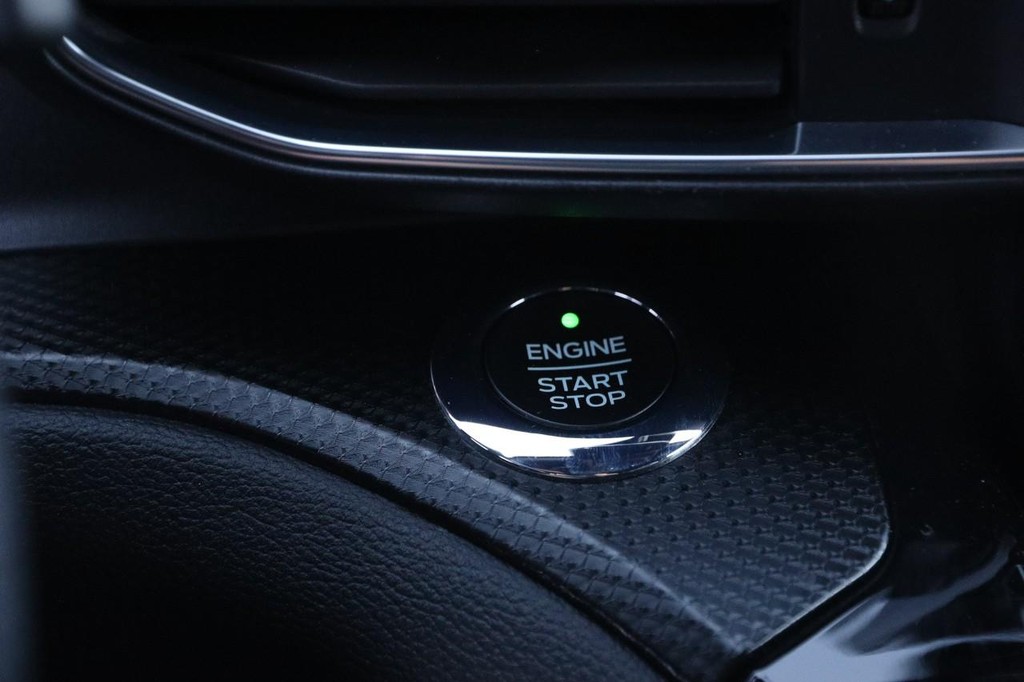 Ford Explorer Vehicle Full-screen Gallery Image 17