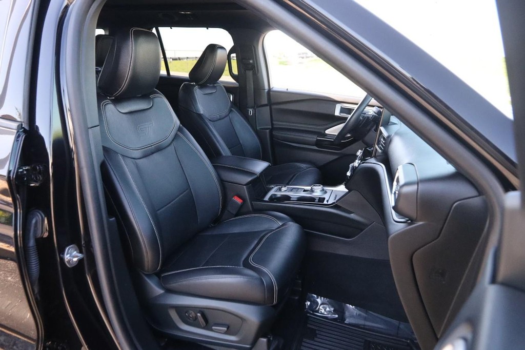 Ford Explorer Vehicle Full-screen Gallery Image 27