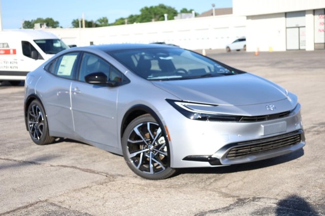 Toyota Prius Plug-In Hybrid Vehicle Image 02