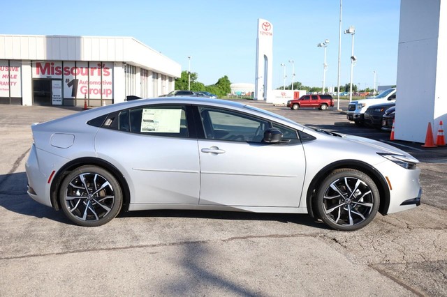 Toyota Prius Plug-In Hybrid Vehicle Image 05
