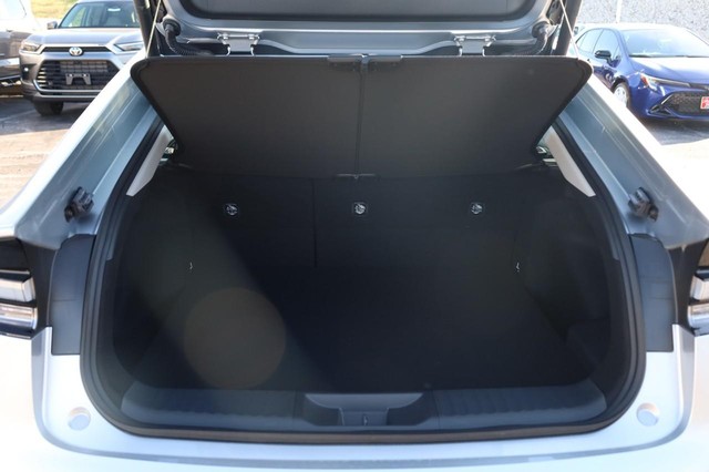 Toyota Prius Plug-In Hybrid Vehicle Image 07