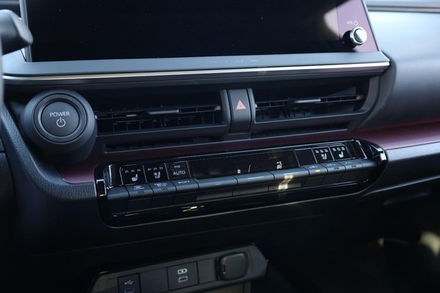 Toyota Prius Plug-In Hybrid Vehicle Image 14