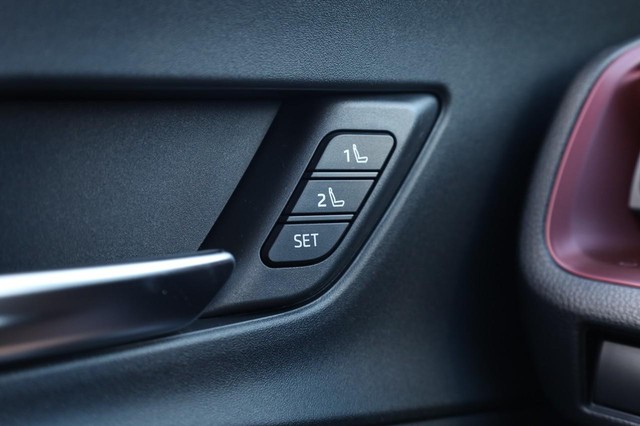 Toyota Prius Plug-In Hybrid Vehicle Image 19