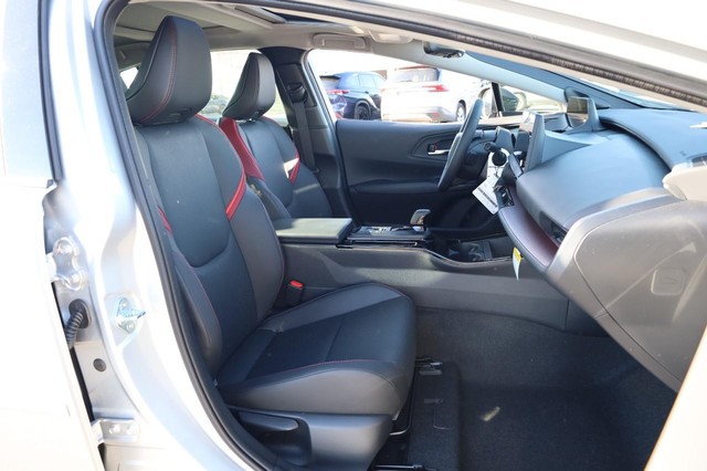 Toyota Prius Plug-In Hybrid Vehicle Image 24