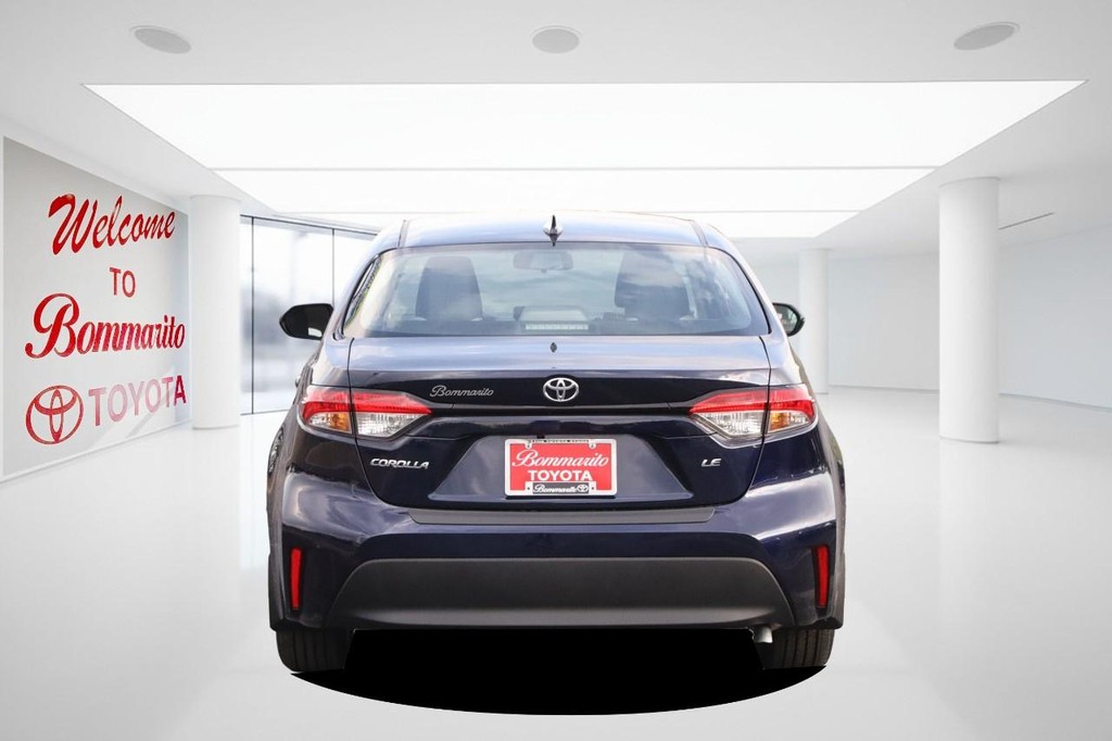 Toyota Corolla Vehicle Full-screen Gallery Image 6