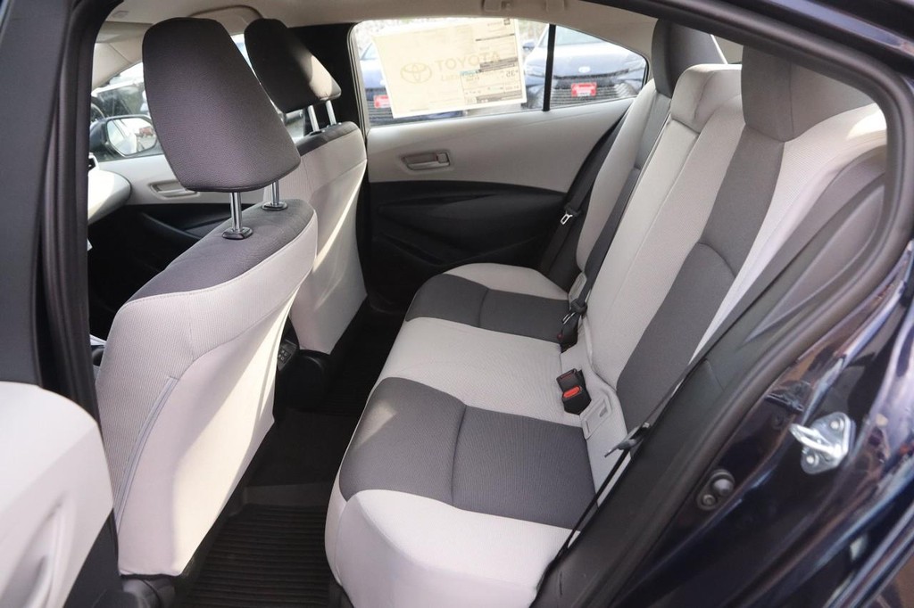 Toyota Corolla Vehicle Full-screen Gallery Image 9
