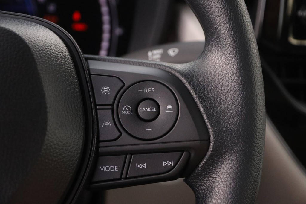 Toyota Corolla Vehicle Full-screen Gallery Image 12