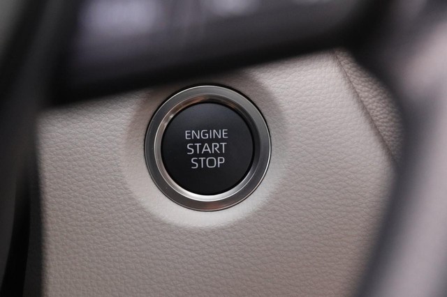 Toyota Corolla Vehicle Image 14