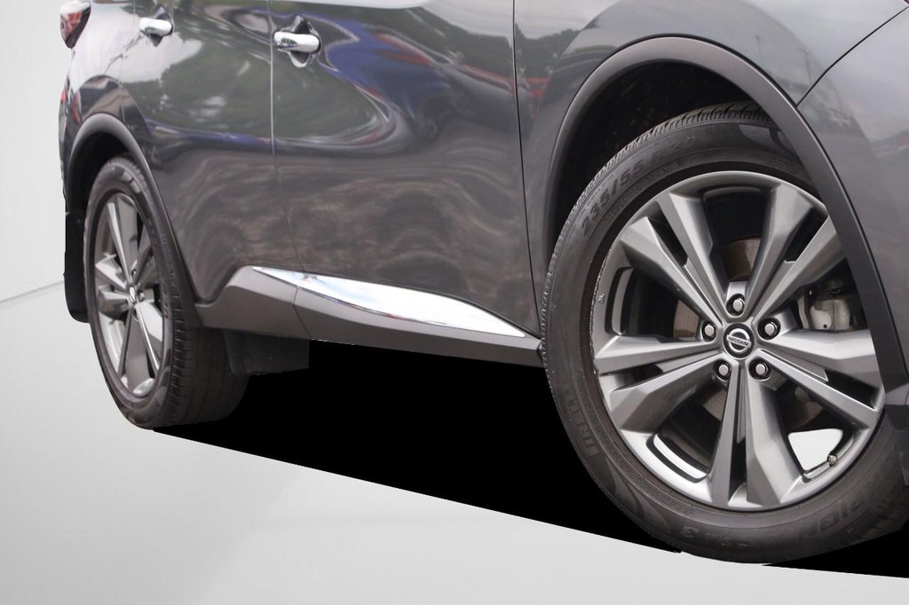 Nissan Murano Vehicle Full-screen Gallery Image 3