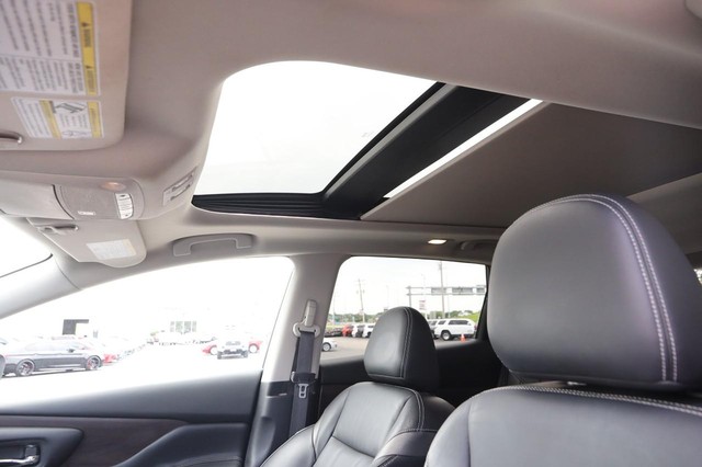 Nissan Murano Vehicle Image 09