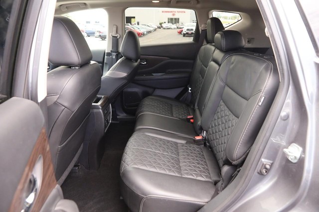 Nissan Murano Vehicle Image 11