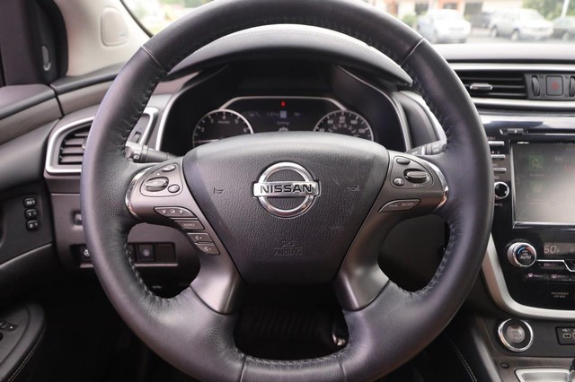 Nissan Murano Vehicle Image 12