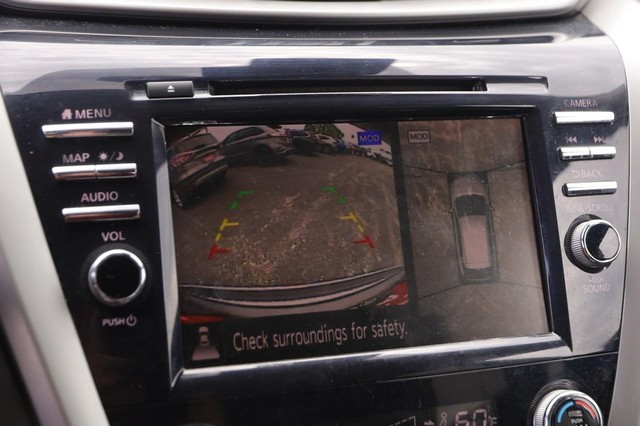Nissan Murano Vehicle Image 18