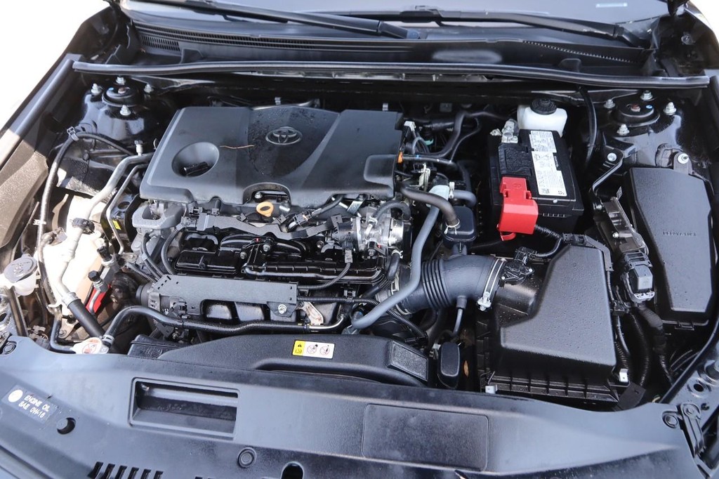 Toyota Camry Vehicle Full-screen Gallery Image 26