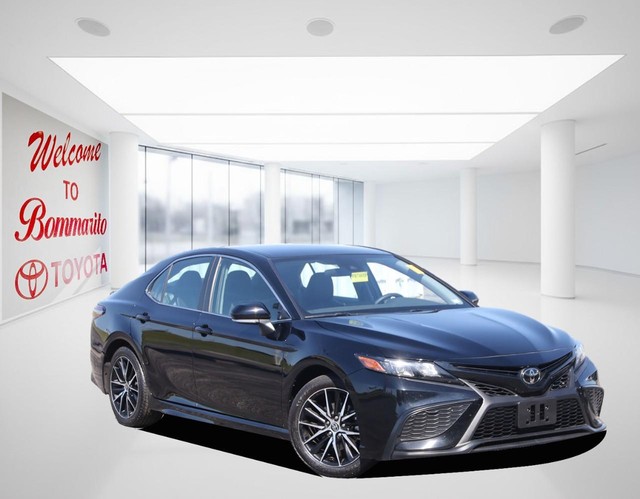 Toyota Camry Vehicle Image 02