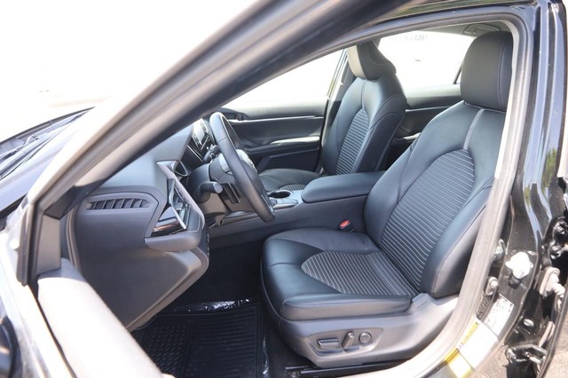 Toyota Camry Vehicle Image 08