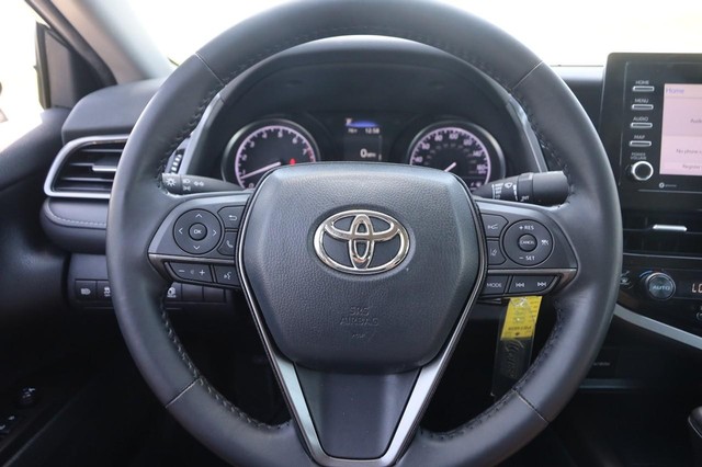 Toyota Camry Vehicle Image 10