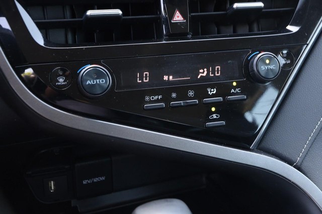 Toyota Camry Vehicle Image 17