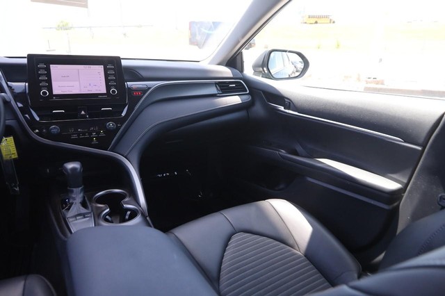 Toyota Camry Vehicle Image 24
