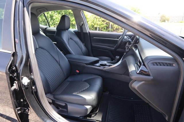 Toyota Camry Vehicle Image 25