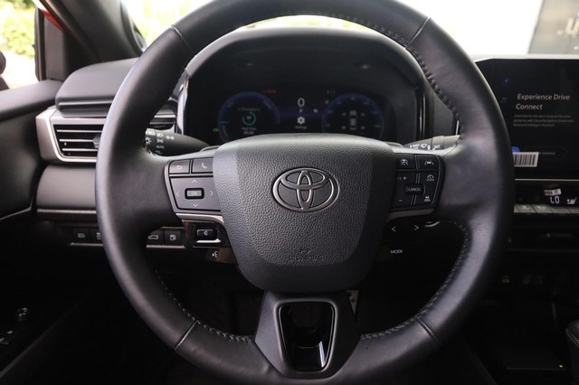 Toyota Camry Vehicle Image 11