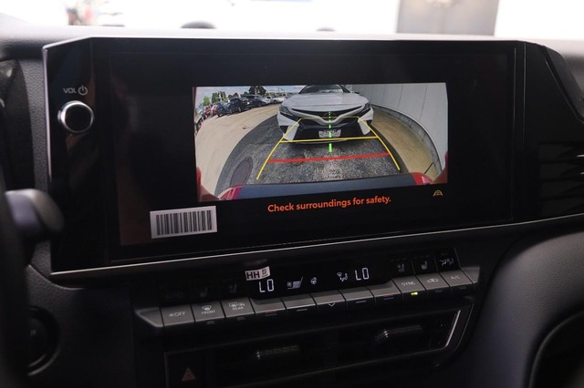 Toyota Camry Vehicle Image 17