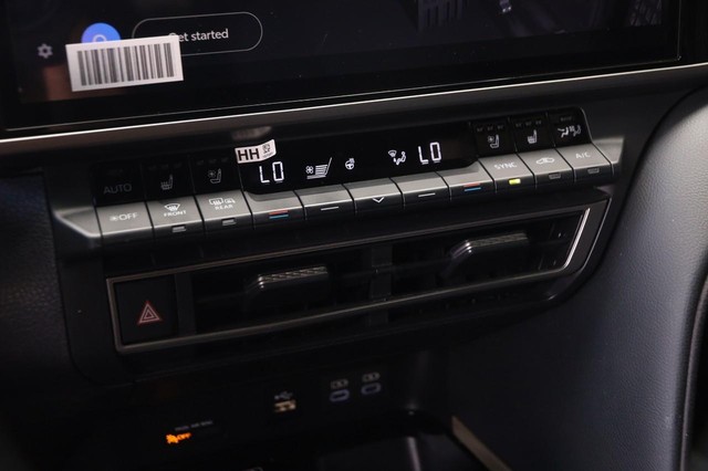 Toyota Camry Vehicle Image 18
