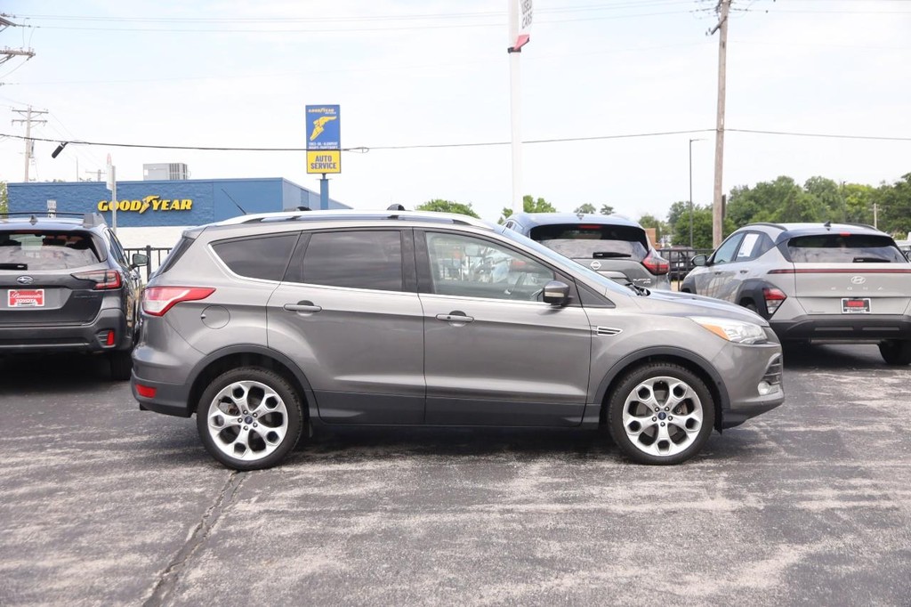 Ford Escape Vehicle Full-screen Gallery Image 05