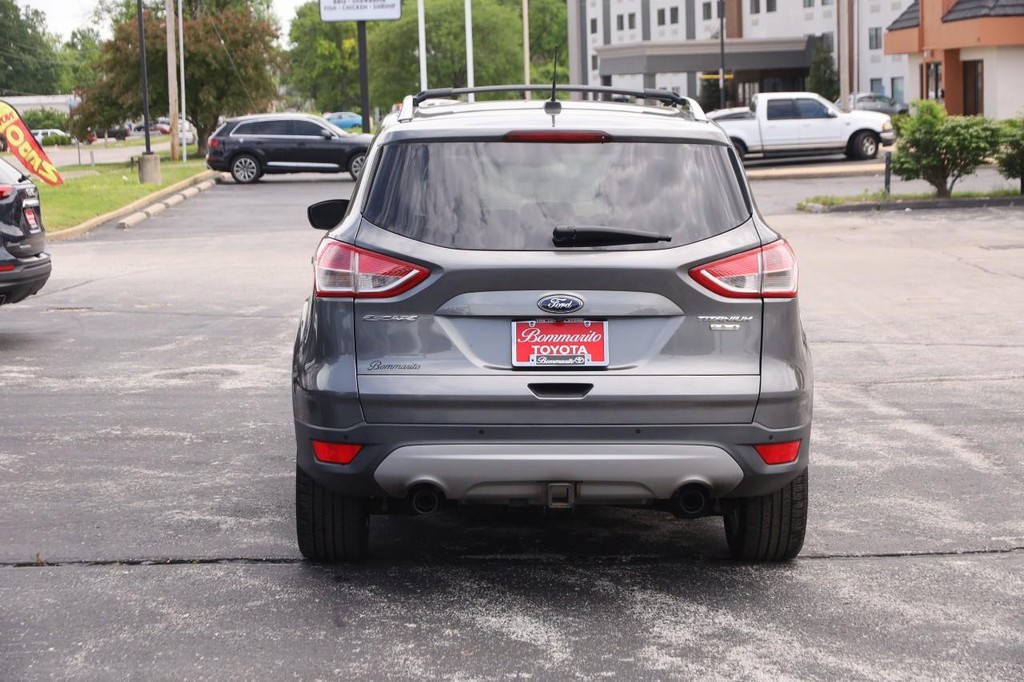 Ford Escape Vehicle Full-screen Gallery Image 06