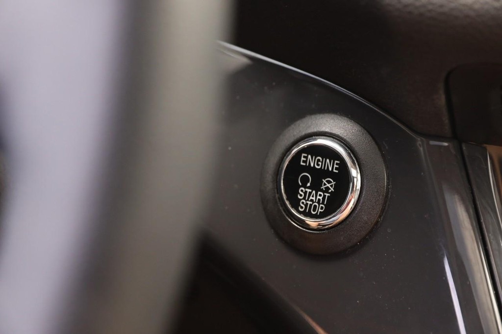 Ford Escape Vehicle Full-screen Gallery Image 17
