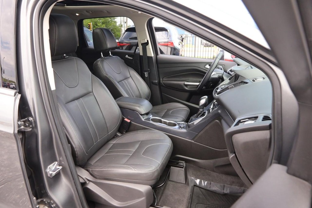 Ford Escape Vehicle Full-screen Gallery Image 27