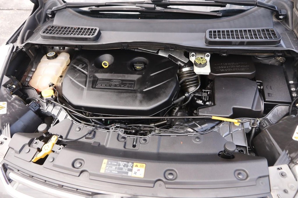 Ford Escape Vehicle Full-screen Gallery Image 28