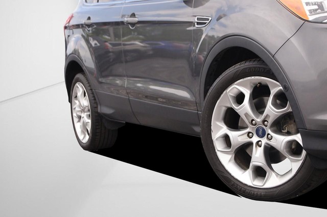 Ford Escape Vehicle Image 03