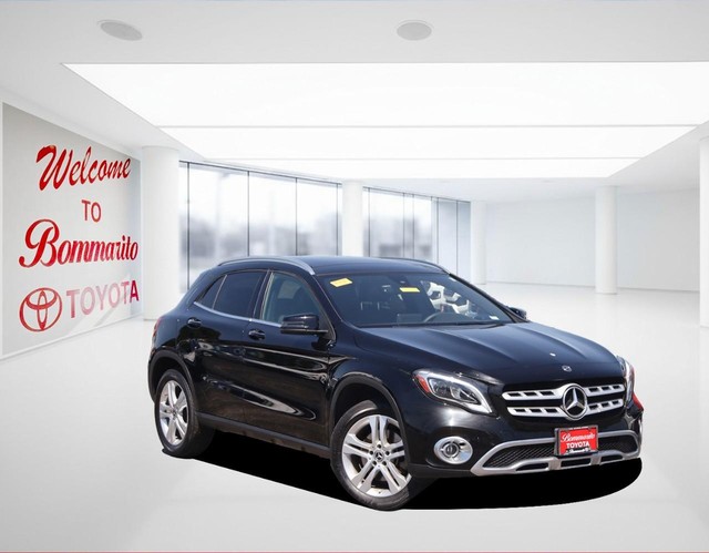 Mercedes-Benz GLA Vehicle Image 02