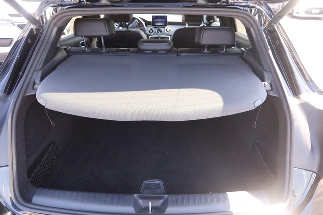 Mercedes-Benz GLA Vehicle Image 07