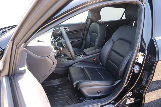 Mercedes-Benz GLA Vehicle Image 08